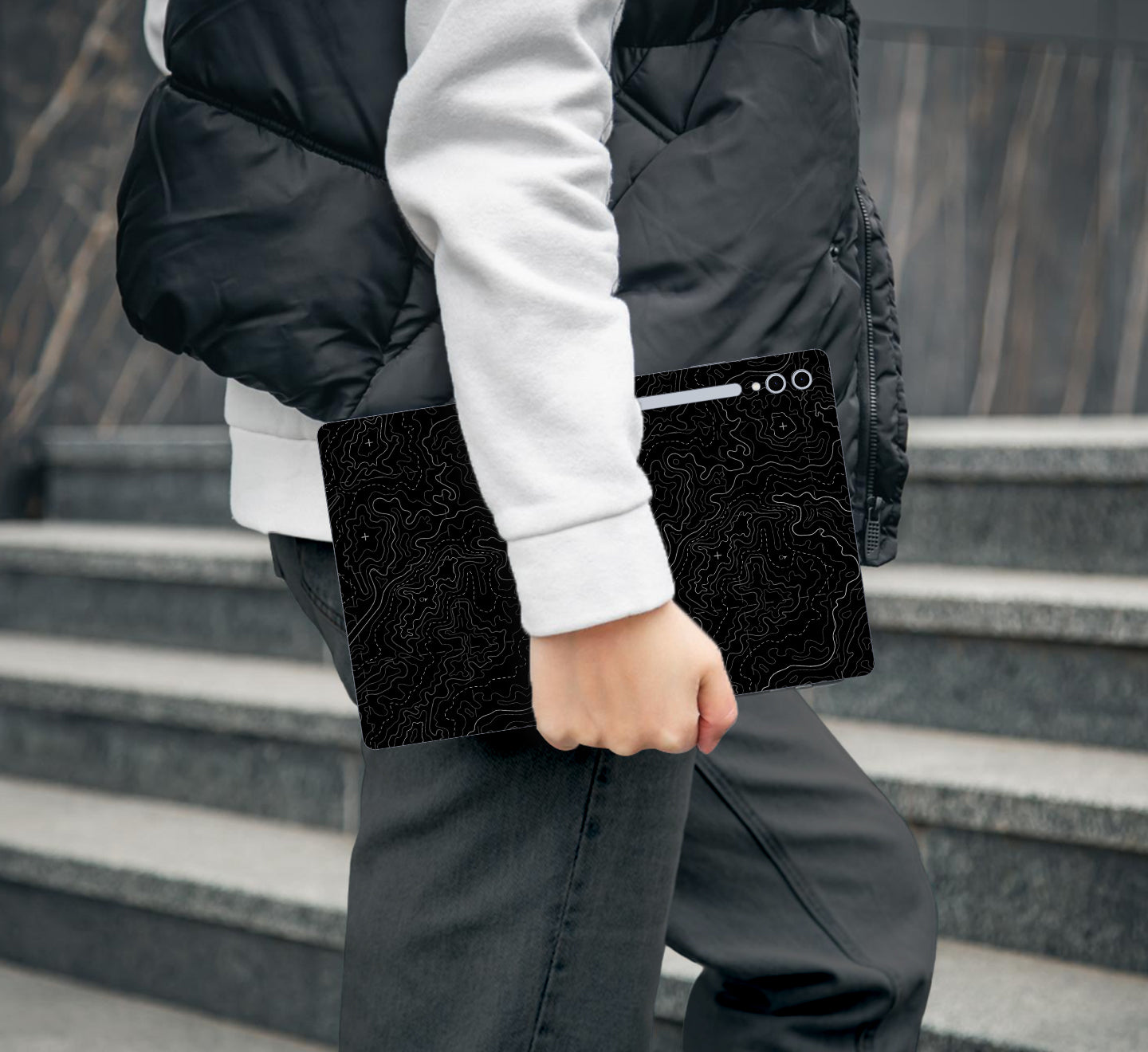 Collection-Page-Samsung-Tab-Grip-and-Style-You-Can-Feel-lockdown_blackout