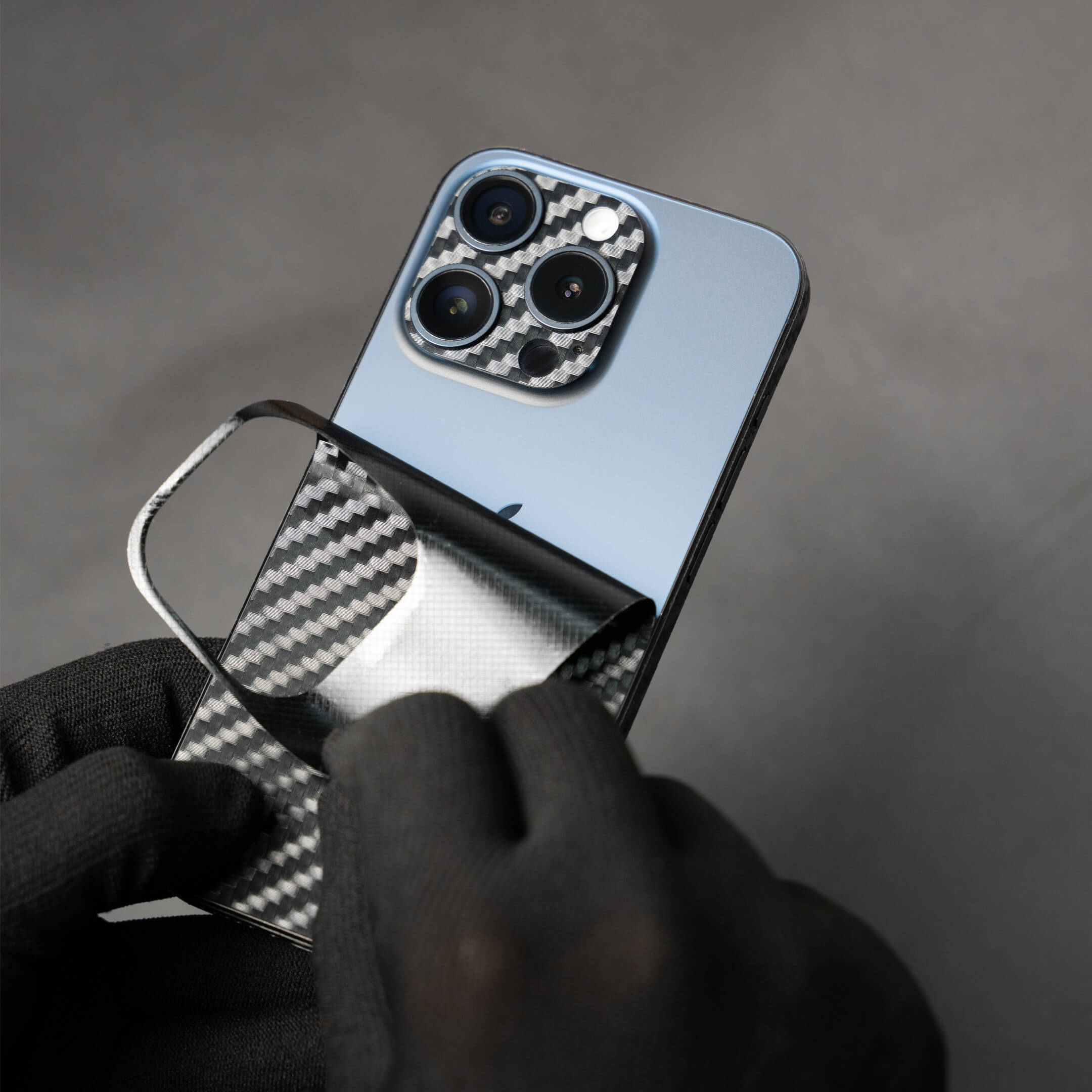 Easy application of skin and residue free removal